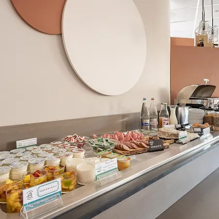 Hotell Brit Angers Parc Expo - L'acropole 3*