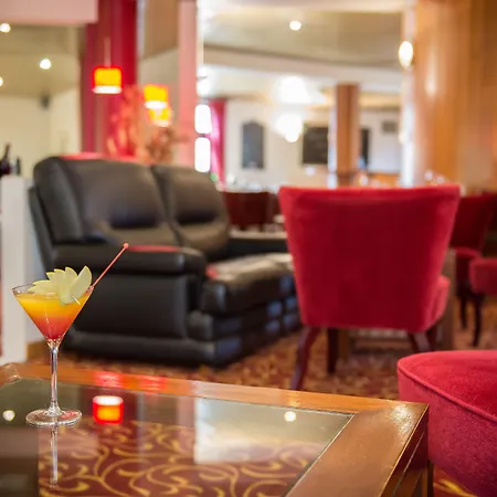 Brit Angers Parc Expo - L'acropole Hotel 3*