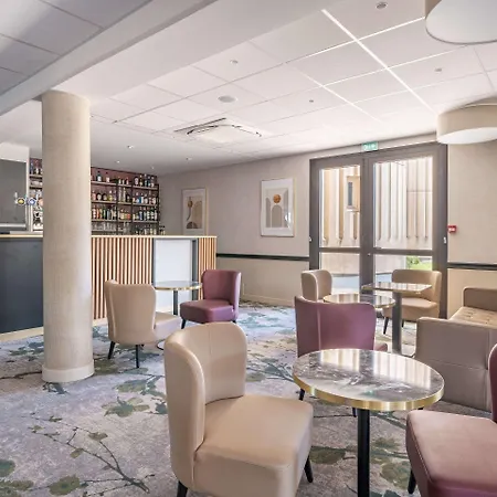 Hotell Brit Angers Parc Expo - L'acropole