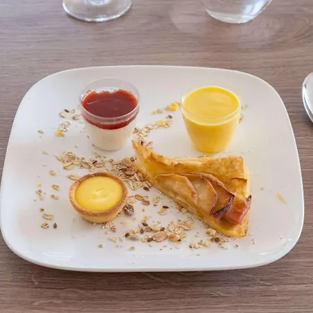 Brit Angers Parc Expo - L'acropole Hotel