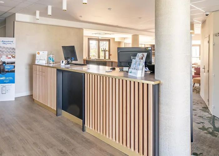 Brit Angers Parc Expo - L'acropole Hotel 3*