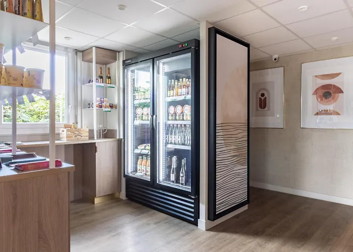 Brit Angers Parc Expo - L'acropole Hotel 3*