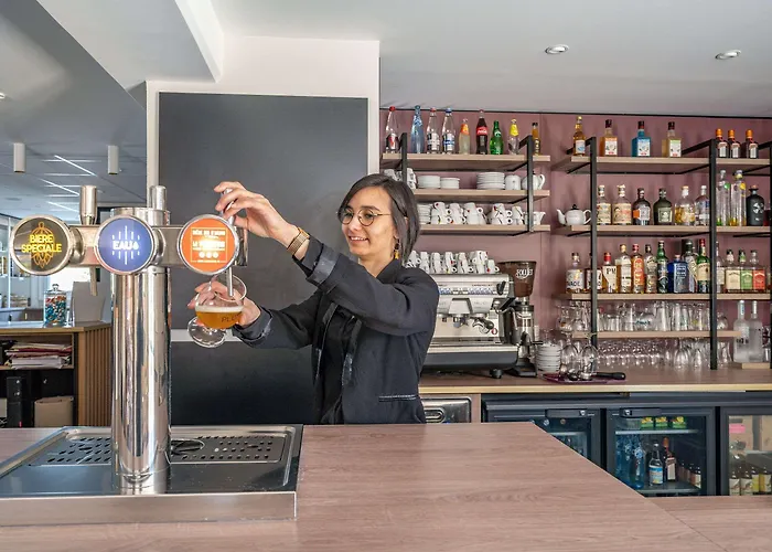 Brit Angers Parc Expo - L'acropole فندق 3*