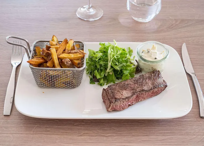 Brit Angers Parc Expo - L'acropole Hotel