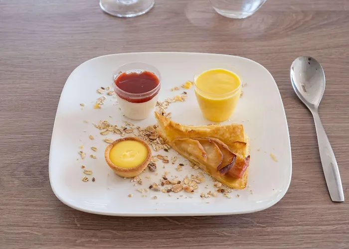 Brit Angers Parc Expo - L'acropole ホテル